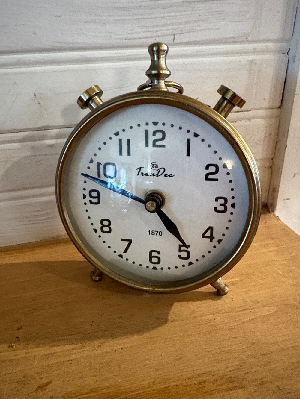 Gold Vintage-Style Table Clock